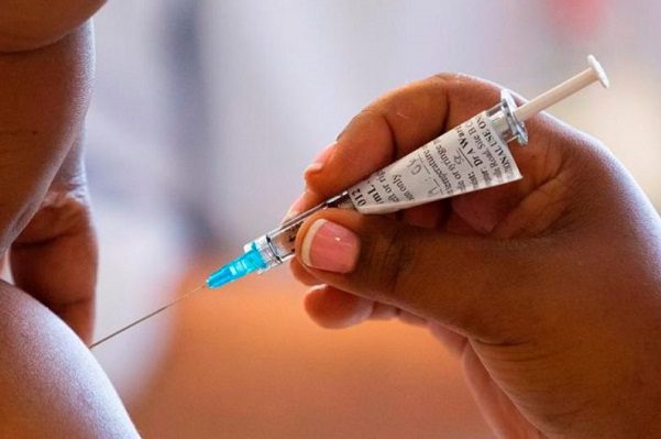 Cofepris alerta sobre venta de vacunas falsas de CanSino, Sinopharm y Sinovac