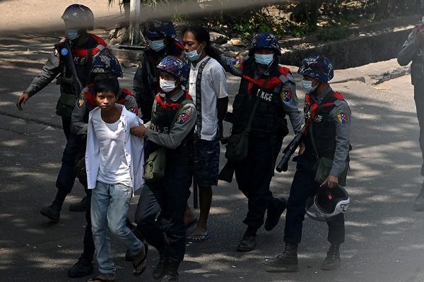 Ya son 18 muertos tras protestas en Birmania, alerta la ONU #VIDEO