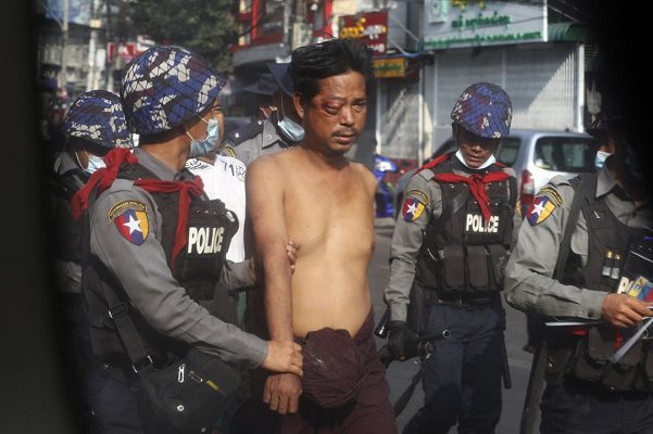 Al menos ocho muertos durante protestas en Birmania