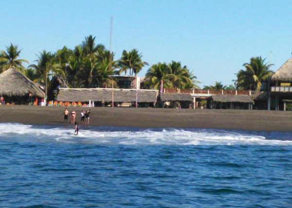 Ferias, parques y playas son reabiertos en Guatemala