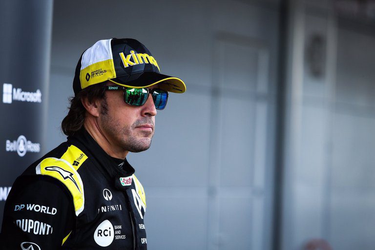 Atropellan a Fernando Alonso, "se encuentra bien" afirma su equipo