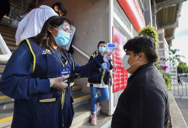 Desciende el número de contagios en México, se reportan 166 mil 731 muertes por Covid-19