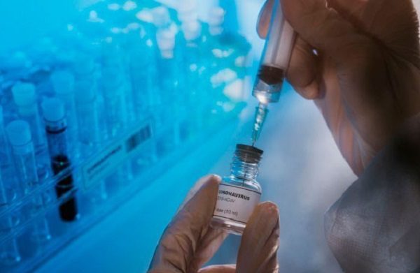 Advierte la OMS que vacunas podrían no funcionar ante variantes de covid