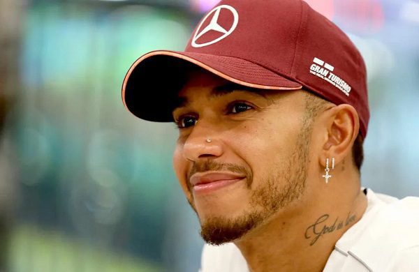 Lewis Hamilton se queda un año más con Mercedes