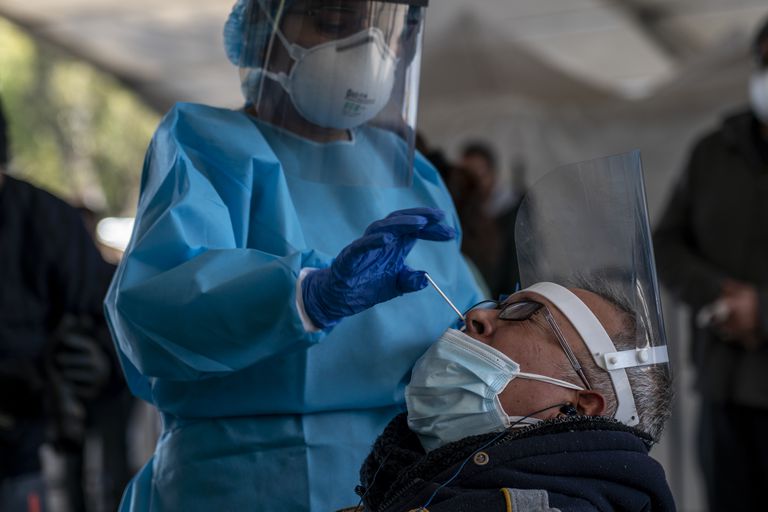 México ha vivido 2 picos de contagios en la pandemia, el más fuerte en enero