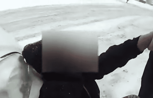 Suspenden a policías que usaron gas pimienta para someter a una niña en Estados Unidos #VIDEO