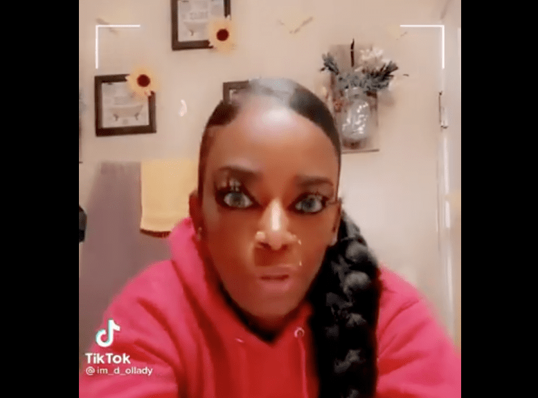 Mujer se peina con pegamento, graba preocupación y se viraliza #VIDEO