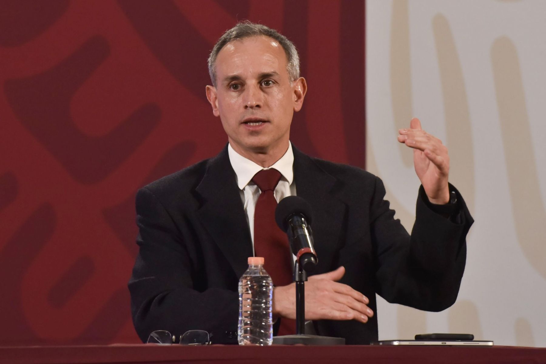 Alcohol y vacuna Sputnik V, esto dice López Gatell sobre ello