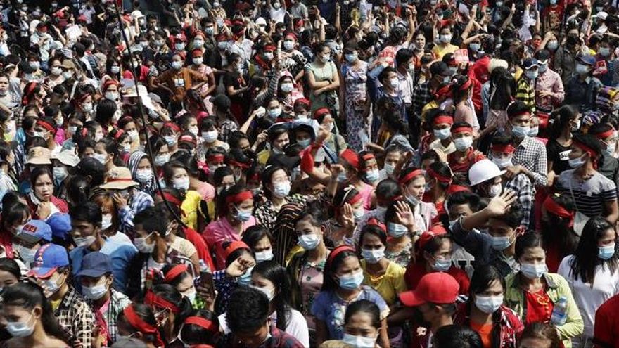 Bloquean acceso a internet en Birmania, debido a protestas