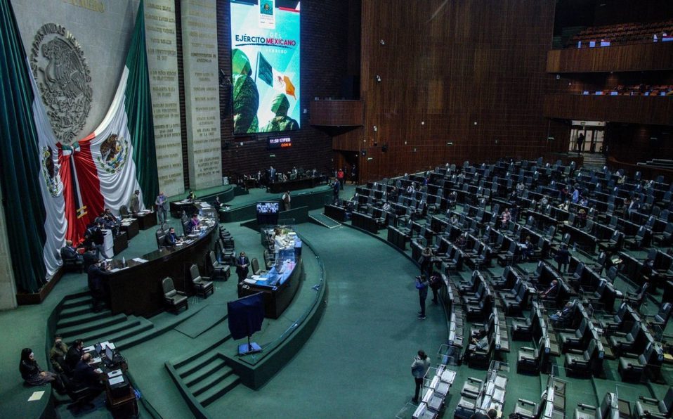 Diputados aprueban en lo general reforma eléctrica de AMLO