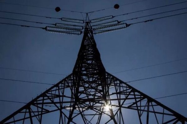 Ante reunión con Biden, AMLO niega "dar marcha atrás" a reforma eléctrica