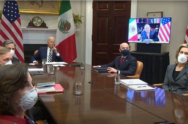La Casa Blanca reitera que no acordó dar vacunas anticovid a México