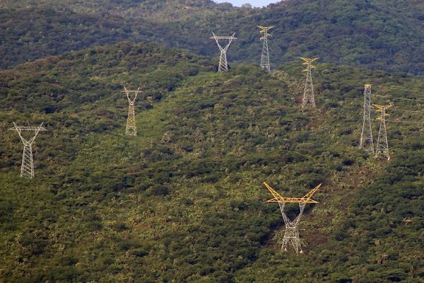 Senado aprueba en lo particular la reforma eléctrica de AMLO