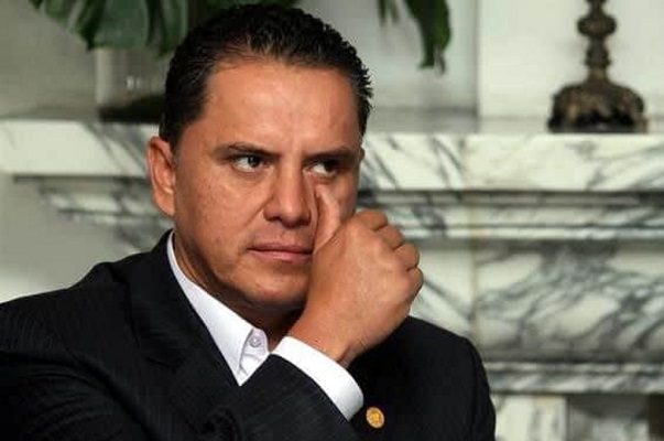 Esposa de Roberto Sandoval pide a AMLO detener persecución política contra su cónyuge