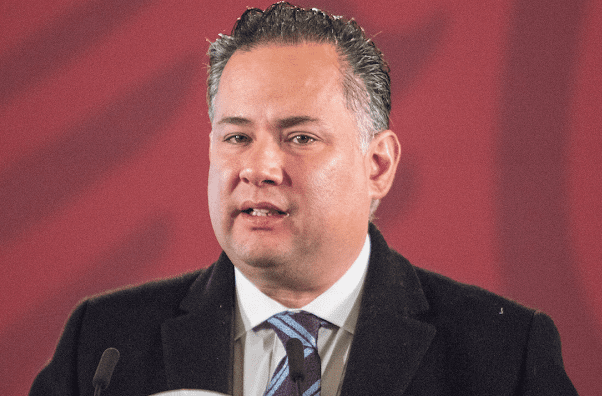 Morena busca a Santiago Nieto para hablar sobre caso de García Cabeza de Vaca