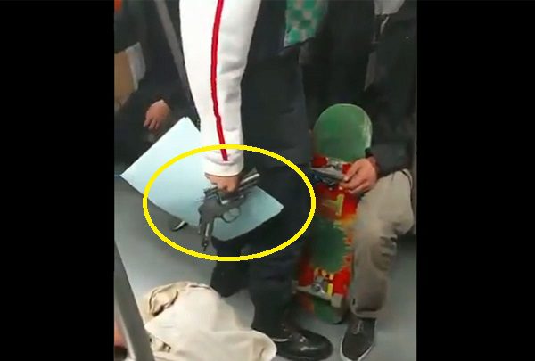 Detienen a sujeto armado con pistola de diábolos en el Metro Merced #VIDEOS
