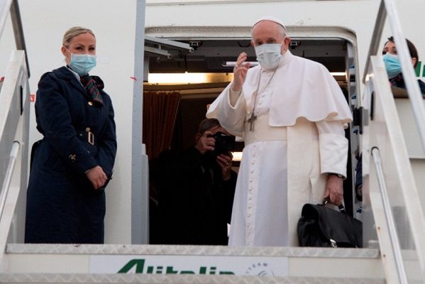 El Papa Francisco inicia su viaje de tres días por Irak
