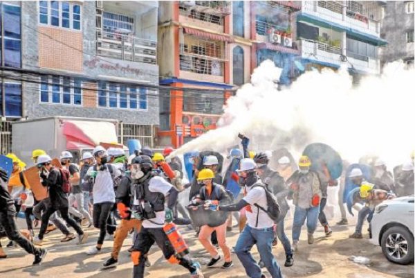 La ONU pide a Birmania detener asesinato de manifestantes