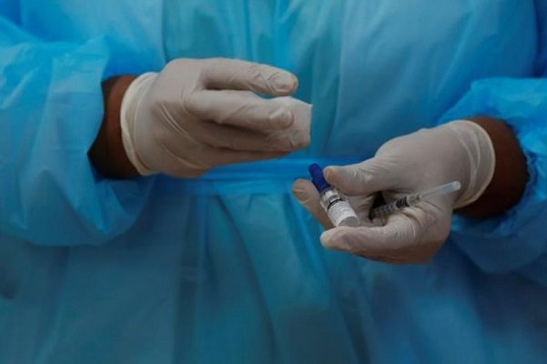 Nuevo tratamiento antiCovid muestra eficacia contra variantes del virus