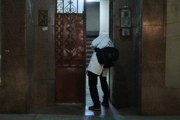 Asesinan a empleada doméstica en la Condesa. Estaba maniatada en azotea