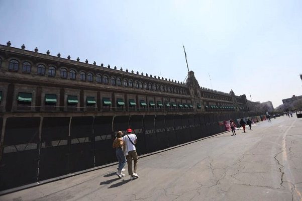 "Es un muro de paz", asegura vocero de la Presidencia sobre vallado en Palacio Nacional