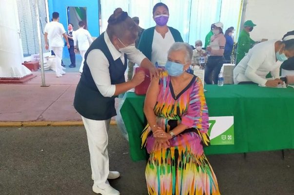 La secretaria de Gobernación ya se vacunó contra el Covid-19