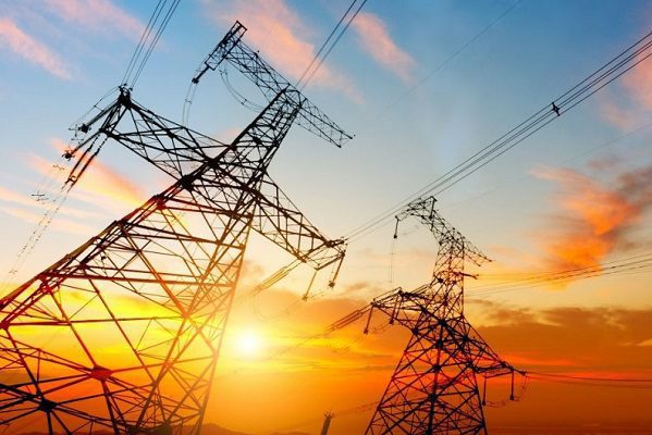 Juez suspende aplicación de la reforma eléctrica de AMLO