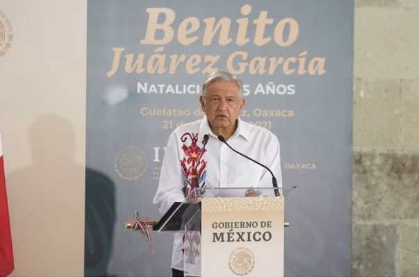 La pensión será a los 65 años y subirá al doble para 2024, anuncia AMLO