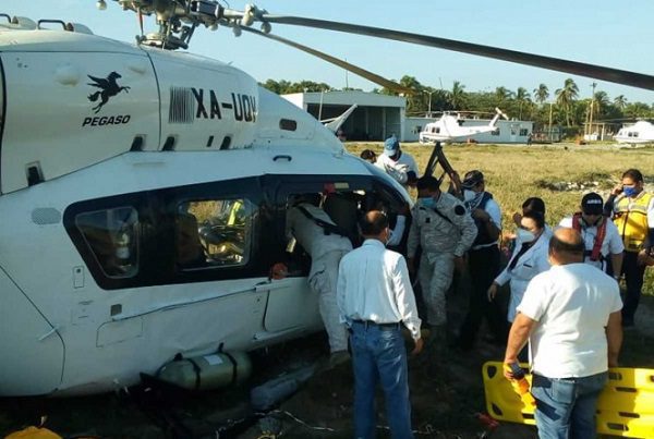 Se desploma helicóptero en Dos Bocas; hay cinco lesionados