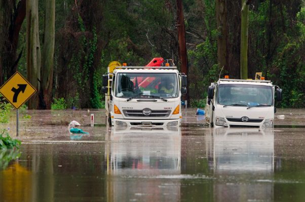 Fuertes lluvias e inundaciones ponen en alerta la costa este de Australia #VIDEOS