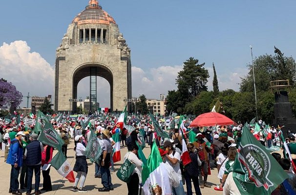 Vuelve FRENAAA. Integrantes se manifiestan en Monumento a la Revolución #VIDEO