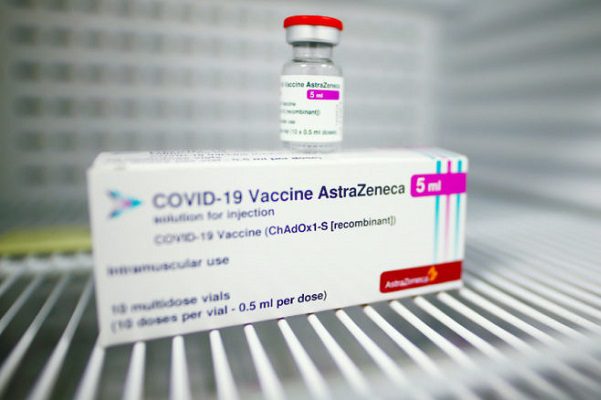 AstraZeneca reporta que su vacuna tiene 79% de eficacia contra Covid-19