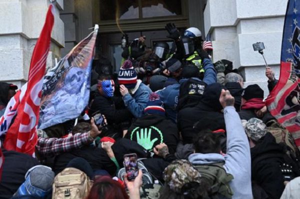 EE.UU presentará 100 cargos más por el ataque al Capitolio