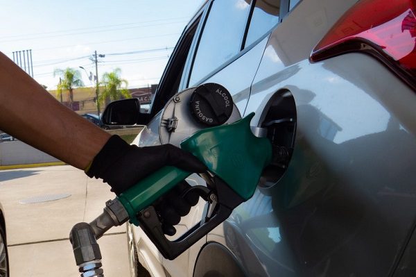 Profeco indaga alza injustificada al precio de las gasolinas