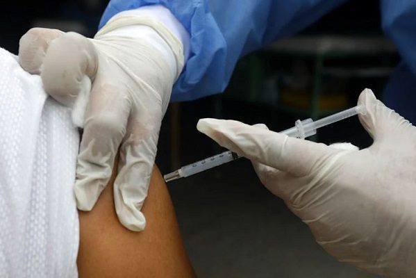 Investigan muerte de adulto mayor tras recibir vacuna de Sinovac en Guerrero