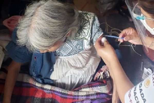 Abuelita vacunada en Hidalgo habría fallecido por afección cardiaca: López-Gatell