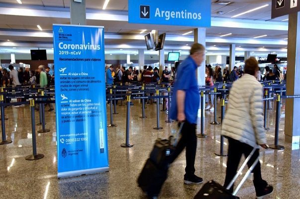 44 argentinos se contagiaron de Covid-19 tras vacacionar en Cancún