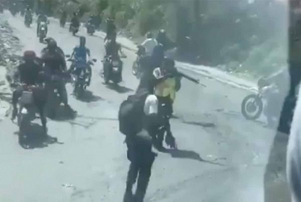 Selección de Belice fue interceptada por grupo armado en Haití #VIDEO
