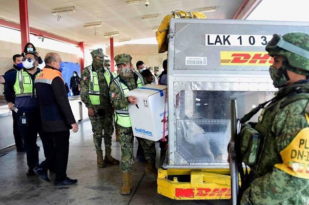 Arriba a México nuevo cargamento de vacunas de Pfizer