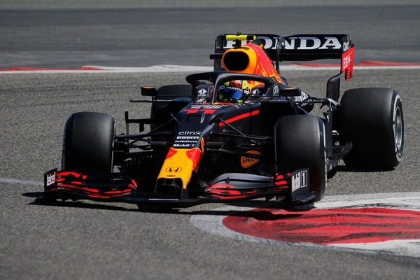 Checo Pérez es el más rápido en su último test en pretemporada