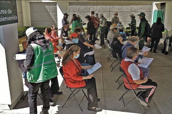 Muere adulto mayor tras ser vacunado en Azcapotzalco; descartan relación con dosis