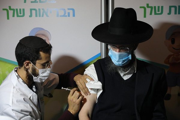 Israel ya vacunó a más del 50% de su población con ambas dosis