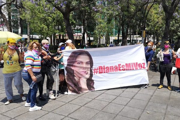 Comerciantes y comunidad LGBT+ protestan a favor de Diana Sánchez Barrios #VIDEOS