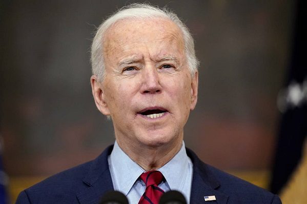Biden duplica meta de vacunación en primeros 100 días de gobierno