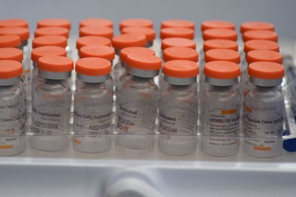 Arriban a México un millón de vacunas antiCovid de Sinovac