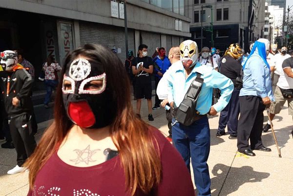 Luchadores exigen reapertura de arenas en el Zócalo #VIDEOS