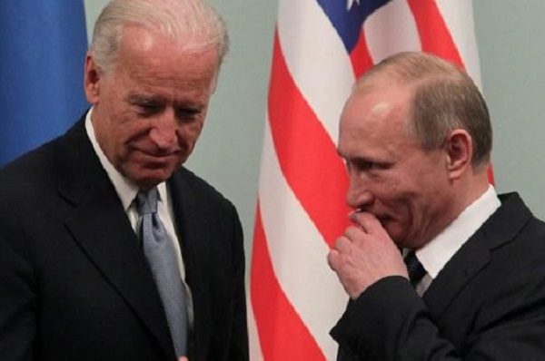 Putin propone a Biden una reunión en directo tras ser calificado de "asesino"