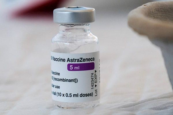 Finlandia suspende vacuna de AstraZeneca por casos de trombosis