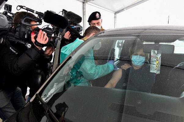 Italia ofrecerá otra opción para quien no quiera la vacuna de AstraZeneca