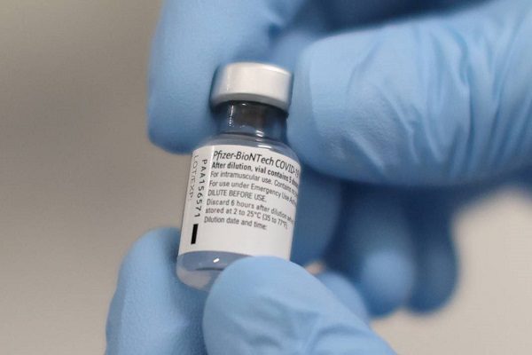 Vacunas de Moderna y Pfizer reiteran efectividad del 90%